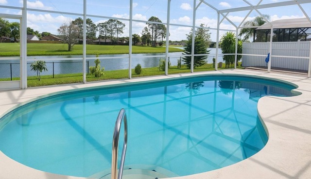 Lakeview Pool Villa, 3BD/2BA 10 min to Disney!