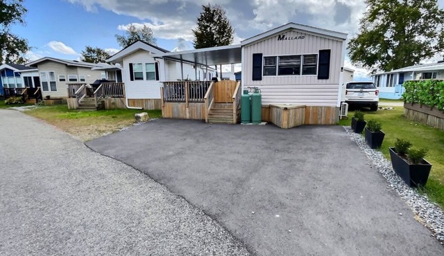 Lakeview Private Cottage Vacation Rental Located in Sherkston Shores Resort