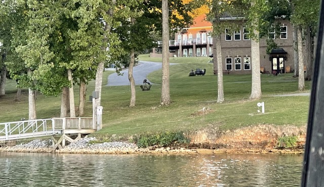 Lakeview Retreat: Dock, Boat Slip, Spacious for multi-family