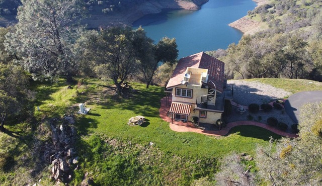 Lakeview Retreat House