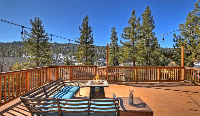 Lakeview Retreat Chalet by Destination Big Bear: Boulder Bay! Lake Views! Outdoor Firepit!