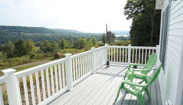 Lakeview Retreat w Fire Pit & Total Privacy!