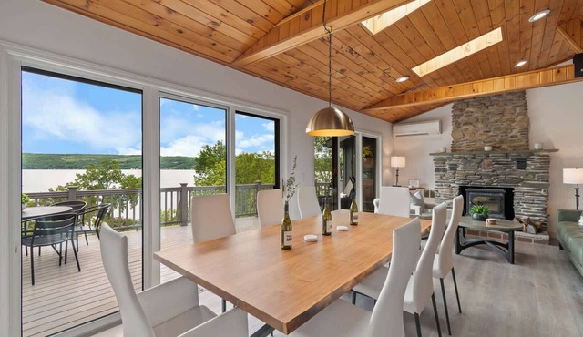 Lakeview, Spa, Firepit, BBQ, Fireplace + Speakeasy