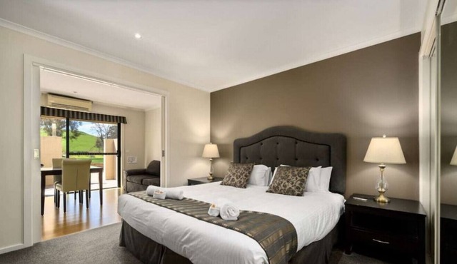 Lakeview Villa Suite 5