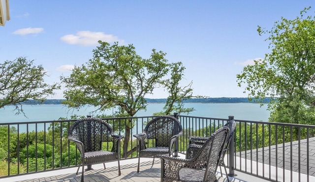 LakeView Villa, lake access, lake view, hot tub, game room, outdoor space