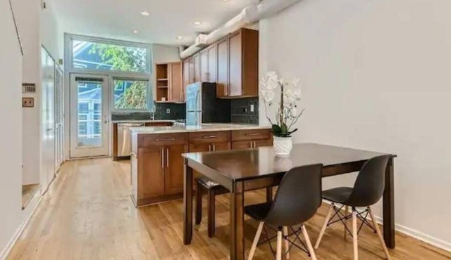 Lakeview/Wrigley Townhouse