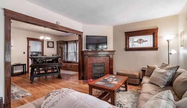 Lakewood Bed & Biscuit | Pet Friendly | Mins to LKWD Park