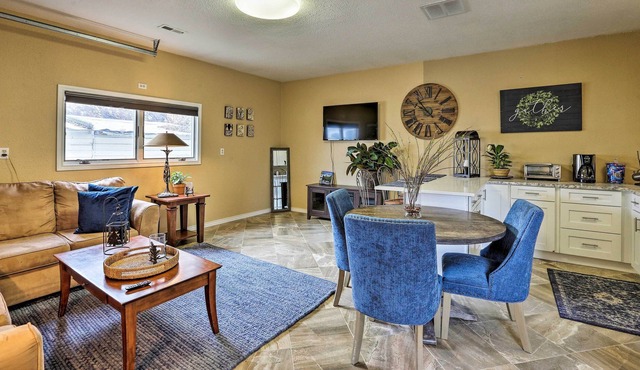 Lakewood Cottage, 7 Miles to Downtown Denver!