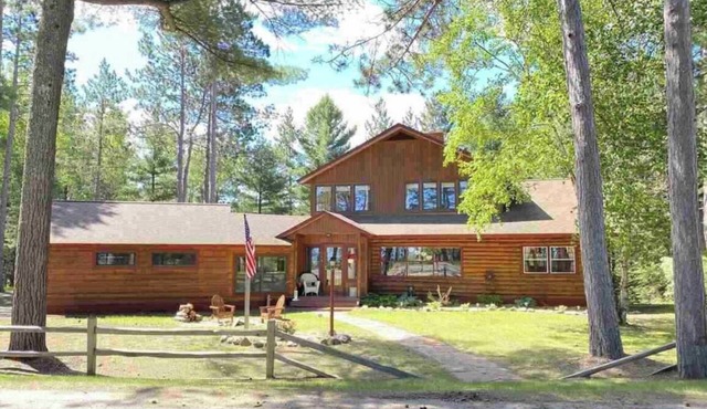 Lakewood Lodge - Marquette Log Cabin w/Lake Views