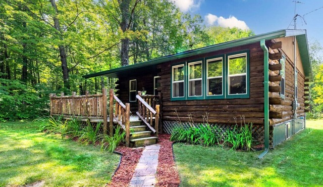 Lakewood Log cabin with ATV access close to town