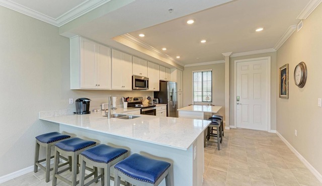 Lakewood National Stunning1st. floor condo with lake & golf course views