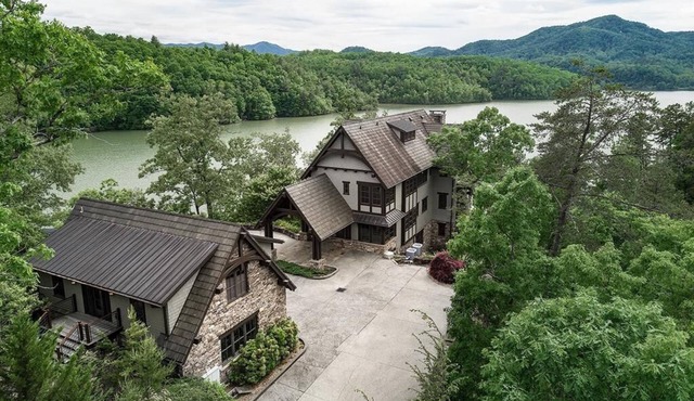 Lakewood Pointe and Guesthouse - Free Railroad Admission + Majestic Views +