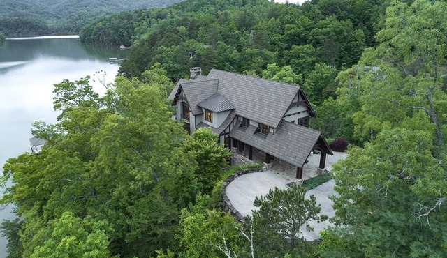 Lakewood Pointe - Free Local Brewery Tour Passes + Beauty + Relaxing Lakeside