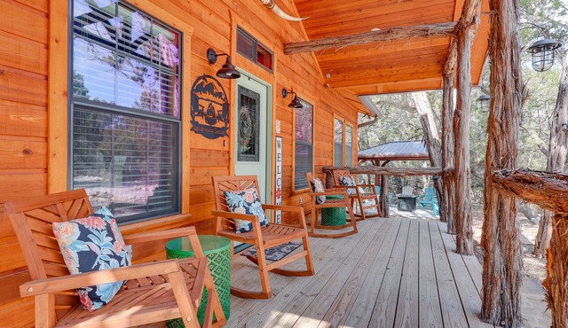 'Lakewood Secret' Cabin ~ 4 Mi to The Lake!