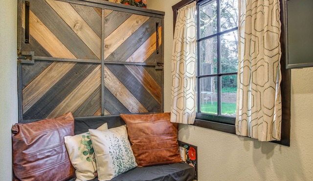 Lakewood Vacation Rental - Walk to American Lake!