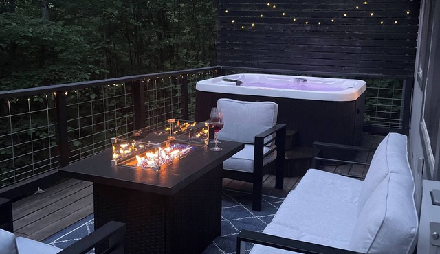 Lakota Cabin ~ mountain retreat Hot tub EV Charger