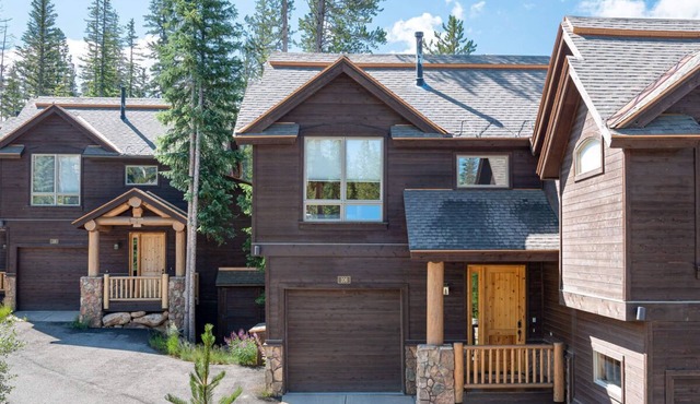 Lakota Mountain Lodge 106 | Across From Resort | Endless Views | Private Hot Tub
