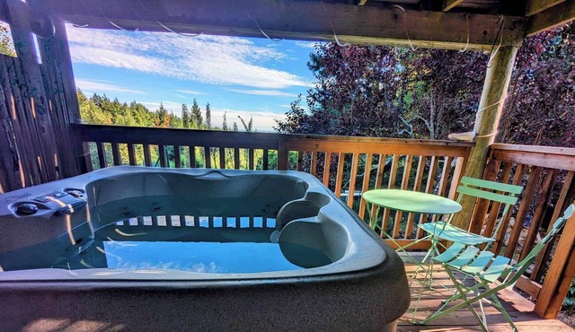LaLa Land Redwood Retreat w/ Hot tub