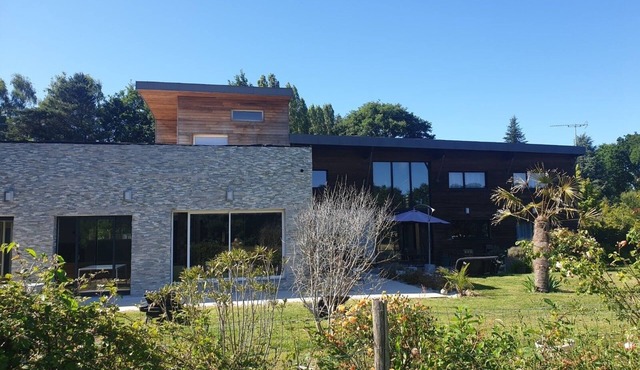 Lalolitarosia: indoor pool and spa, nature and chic, open loft spirit.