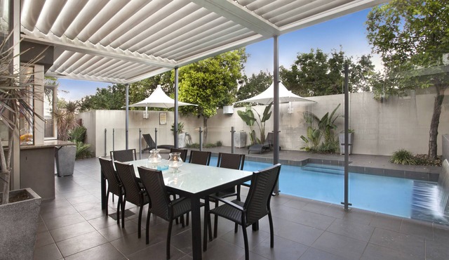 Lambert House at Kangaroo Point - Close to the CBD. Pet and family friendly