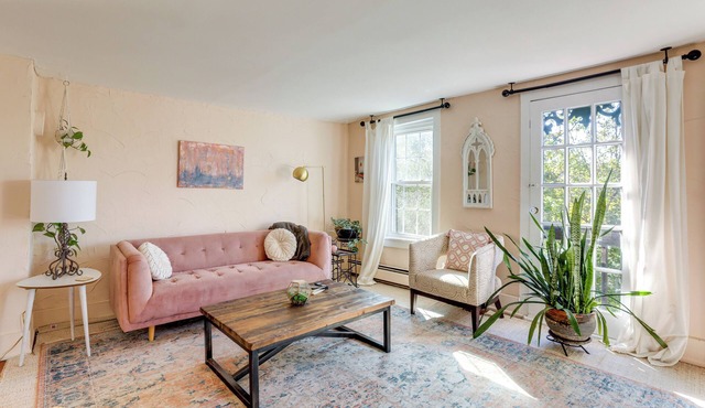 Lambertville Retreat - Walk to Shopping & Dining!