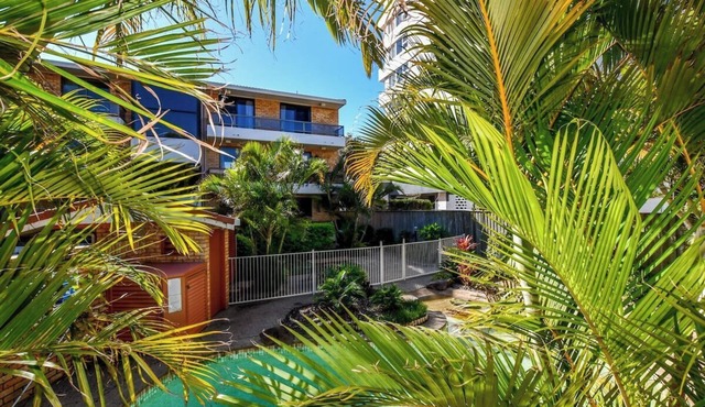 Lamer Unit 1 - Direct Beach Access from Courtyard!