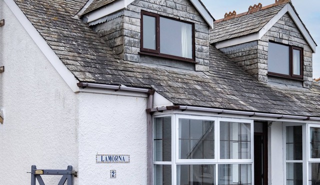 LAMORNA, pet friendly, country holiday cottage in Port Isaac