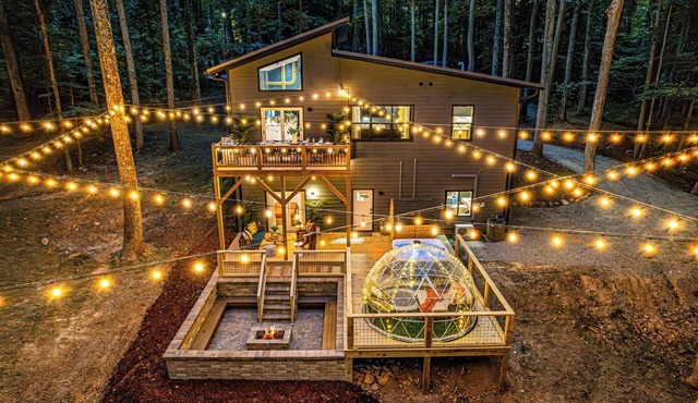 Lamplighter House - Hot Tub, Firepit, Sauna & Games 15-min from Asheville, NC