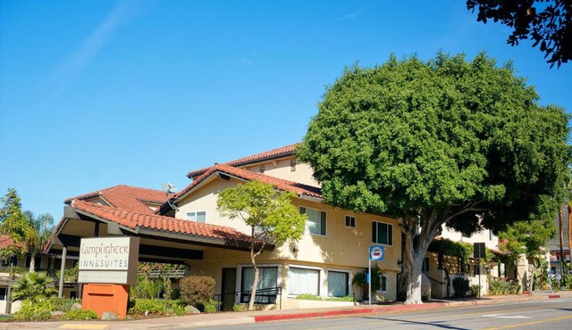 Lamplighter Inn & Suites