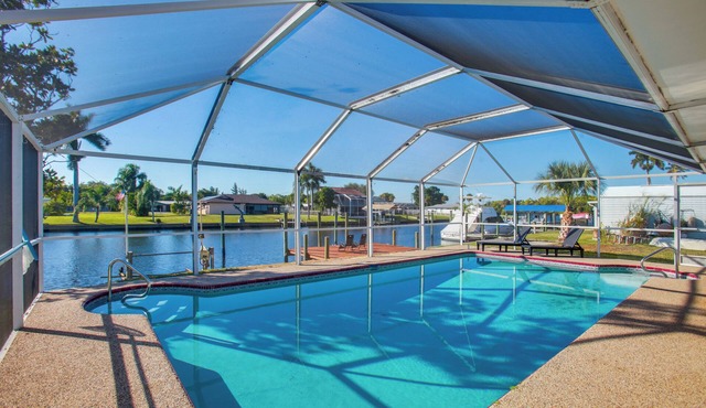 Lanai Lounging & Dockside Fun: Fort Myers Escape