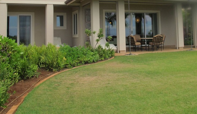 Lanai Ocean Views, Sweetheart Rock and a Beach the Dolphins Love!