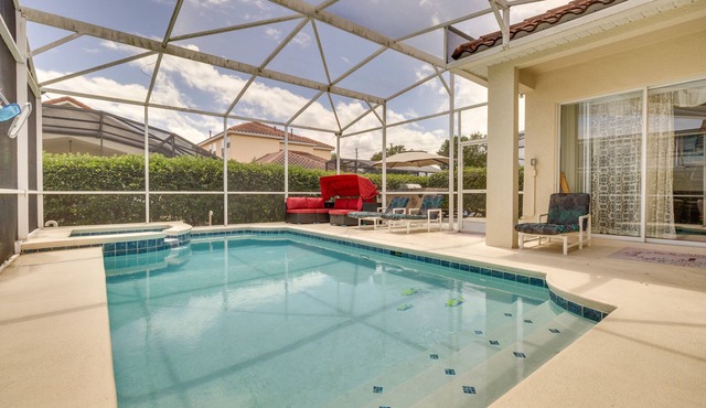 Lanai & Pool: Spacious Villa Near Disney!
