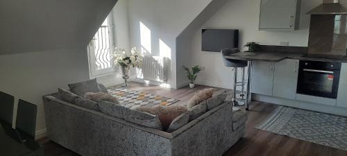 Lanarkshire Apartment- Views- Sleeps 4- Balcony