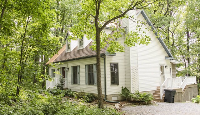 Lancaster County Cottage NO PETS!