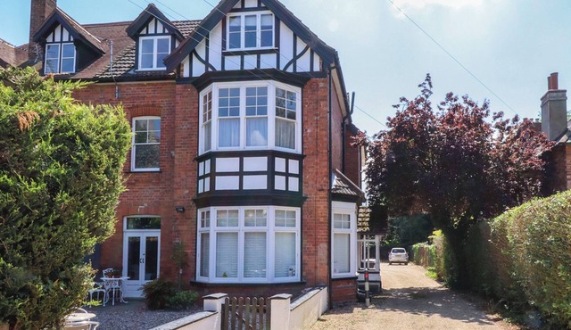 LANCASTER HEIGHTS, family friendly in Woodhall Spa