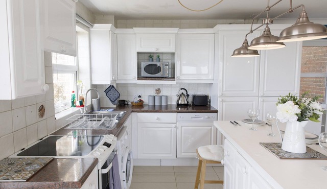 Lancing Seascape with Seaview By My Getaways