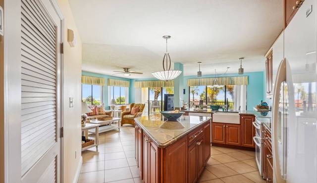 Land's End 201 building 8 Bright beach front, corner condo with stunning view