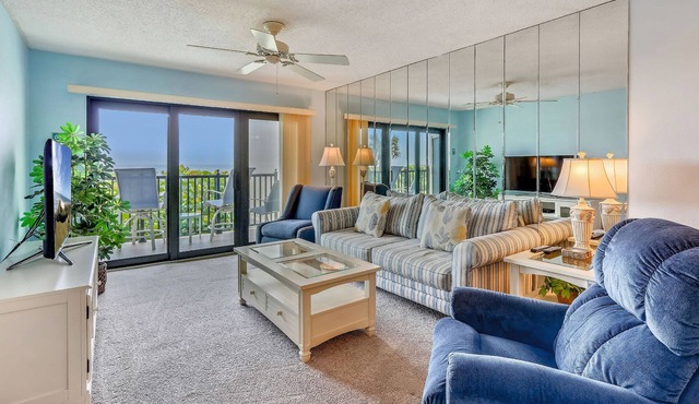 Land's End 202 building 9 Beachfront Condo w| balcony, close to pool!