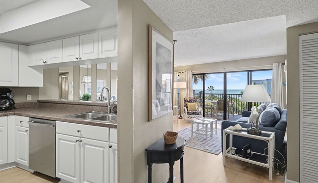 Land's End 401 building 1 Top Floor with Gulf Views|Across from Pool!