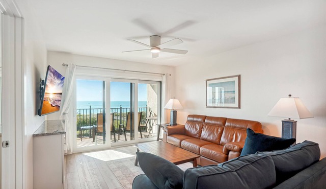 Land's End 402 building 7 Top Floor Beach front with Awesome Views!