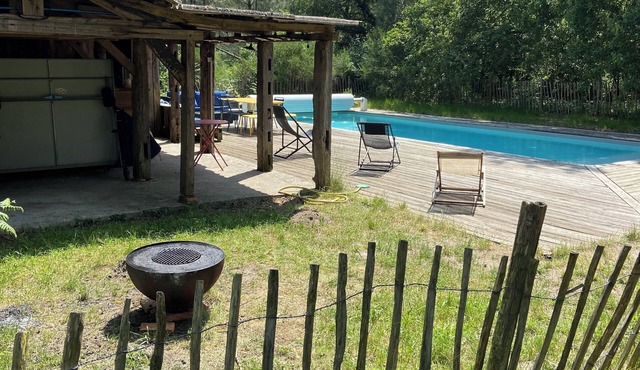 Landaise 8 people 25 minutes from the beaches with swimming pool