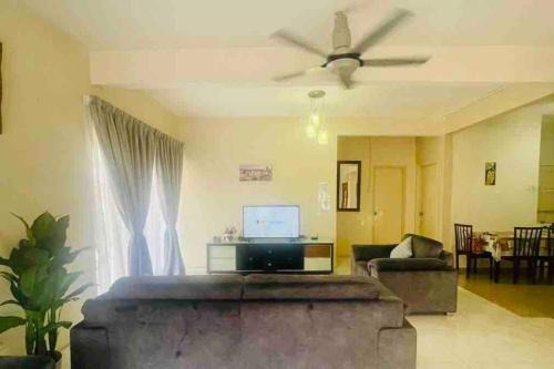 Landed 3BR near Bangi Wonderland - Wi-Fi, Netflix