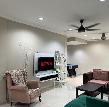 Landed Corner-Lot Townhouse Homestay GG Greenwood Gombak