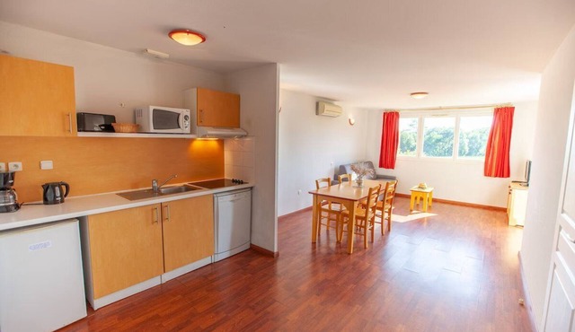 Landes Charm: Modern Comforts Meet Traditional Warmth, Pet-Friendly