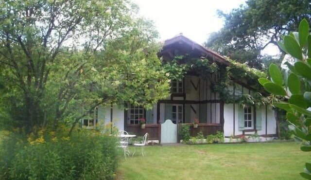 Landes House 4 bedrooms, 10 pers., Private swim pool, fenced, quiet and charming