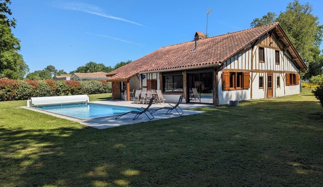 Landes house in Sabres