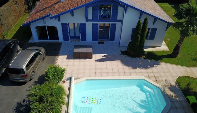 Landes nice house with heated pool close to the beach and forest