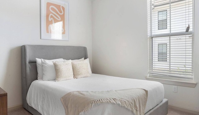 Landing | Amazing 1BD, Pool, Courtyard