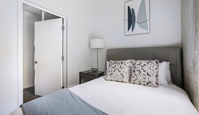 Landing | Amazing 1BD, Courtyard, Game Room