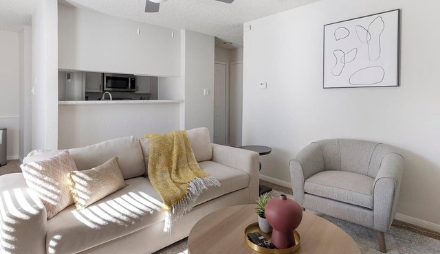 Landing | Amazing 1BD, Courtyard, Gym